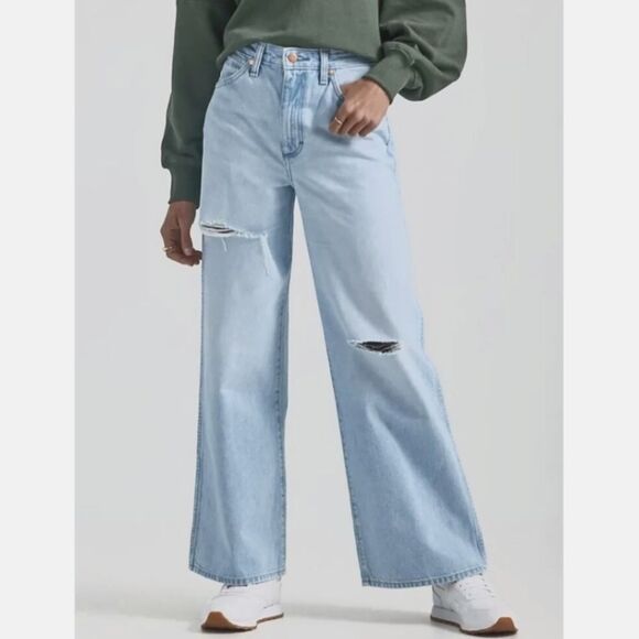 Wrangler Denim - Wrangler Worldwide 661 High Rise Wide Leg Light Wash Blue Denim Size 31 New